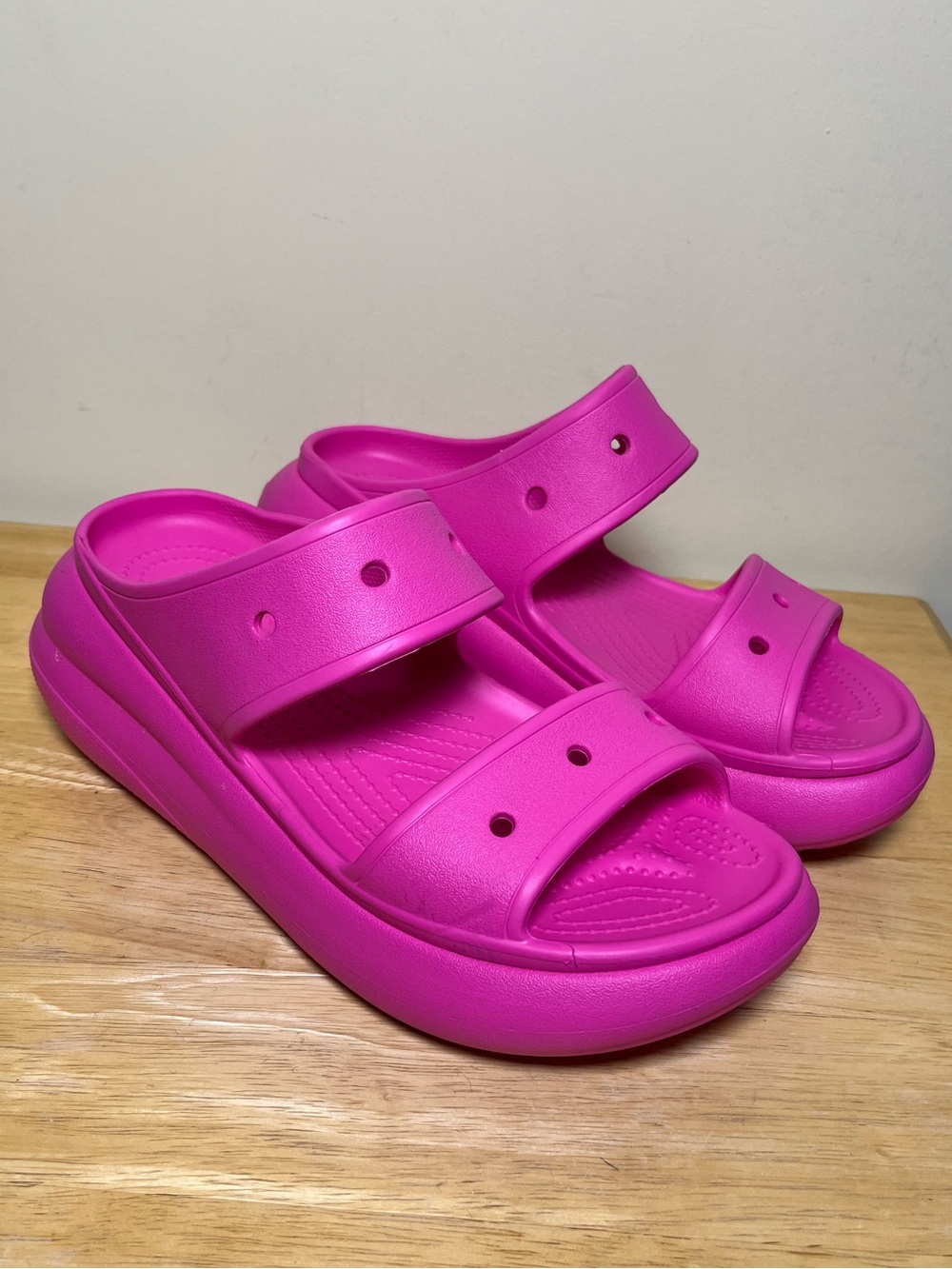 CROCS Classic Crush Sandals Chunky Platform Slide Juicy Pink Women’s Size 10